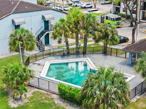 7195 NW 179th St 106, Hialeah FL - photo 10 of 32