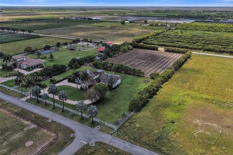 31310 SW 215th Ave, Homestead FL - photo 8 of 58