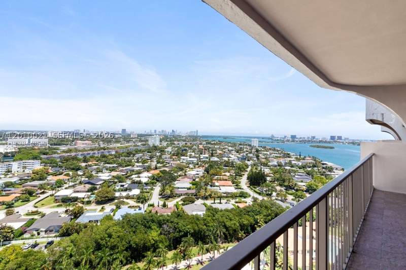 2 bedroom Condominium at 1800 NE 114th St PH01, CRICKET CLUB CONDO, Miami — photo 2
