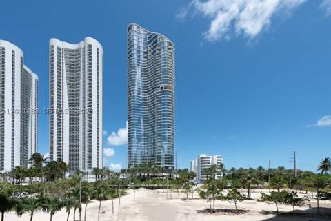 100 Bayview Dr 210, Sunny Isles Beach FL - photo 14 of 25