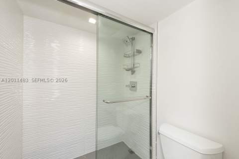 100 Bayview Dr 210, Sunny Isles Beach FL - photo 19 of 25