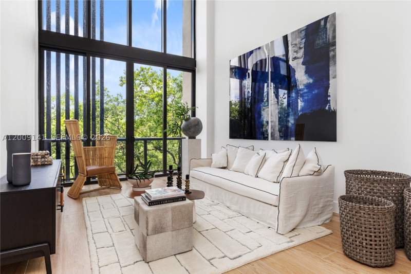 2 bedroom Condominium at 3034 Oak Avenue Lph3, Arbor Coconut Grove, Coconut Grove — photo 2