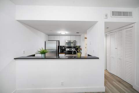 834 Ocean Drive 406, Miami Beach FL - photo 7 of 20
