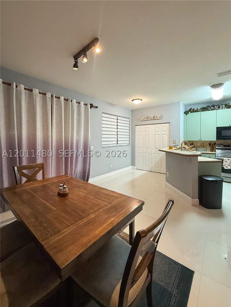 3 bedroom Townhouse at 639 NE 21st Ave, Villa Portofind West, Homestead — photo 5