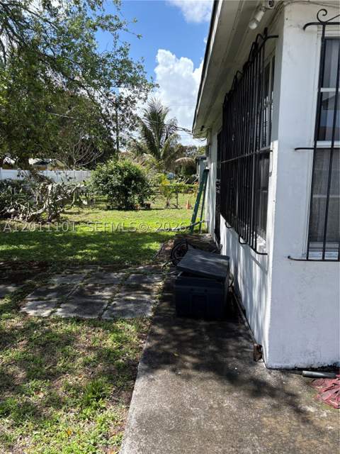 1360 NW 88th St, Miami FL - photo 9 of 10
