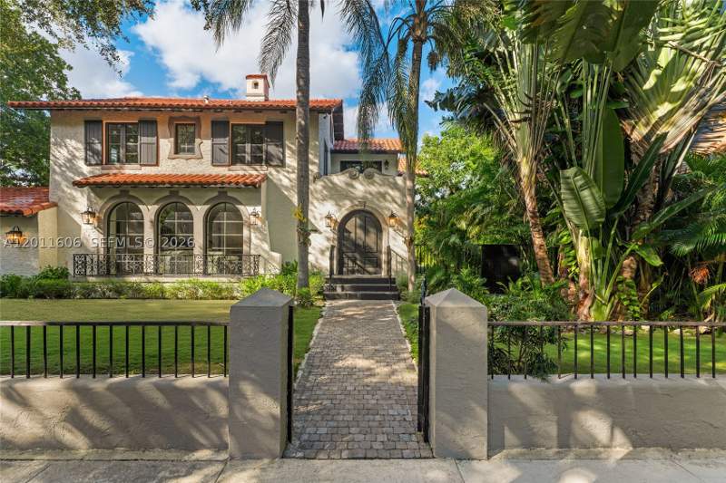 5 bedroom SingleFamilyResidence at 547 NE 57th St, Morningside, Miami — photo 2