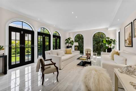 547 NE 57th St, Miami FL - photo 8 of 39