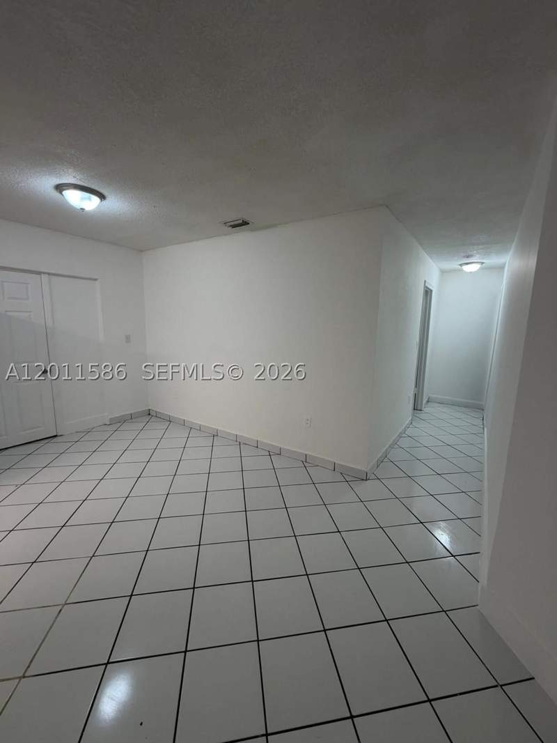 5 bedroom SingleFamilyResidence at 15761 SW 303rd St, Newton Heights, Homestead — photo 4