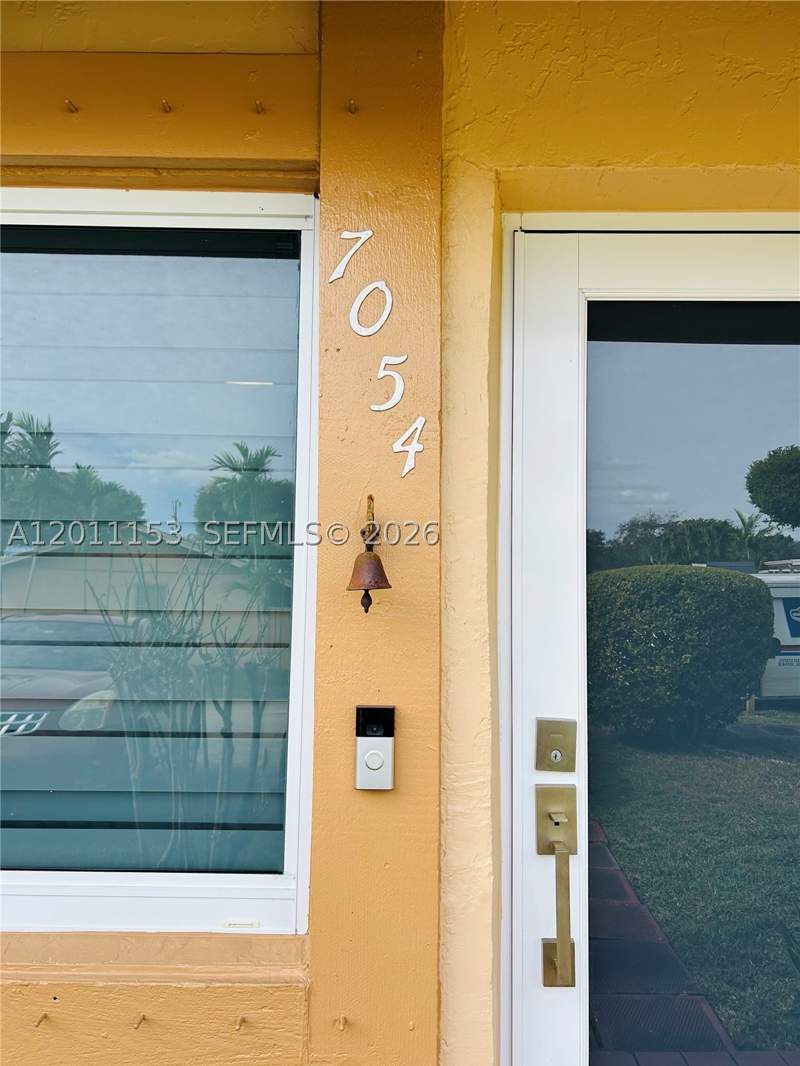 3 bedroom Townhouse at 7054 SW 152nd Ct, Westwind Lakes Townhouses, Miami — photo 3