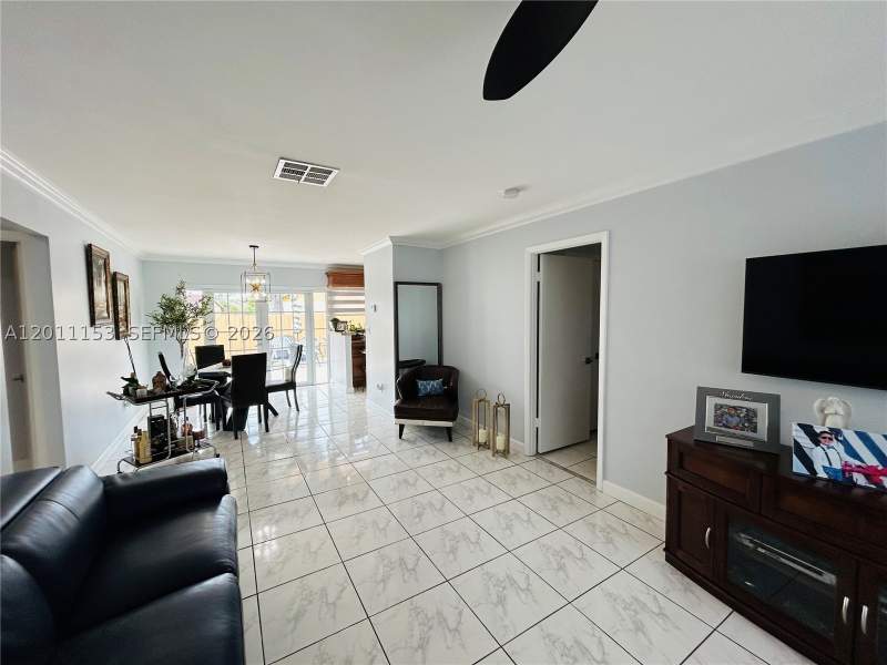 3 bedroom Townhouse at 7054 SW 152nd Ct, Westwind Lakes Townhouses, Miami — photo 5