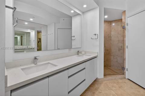 705 Crandon Blvd 506, Key Biscayne FL - photo 15 of 36