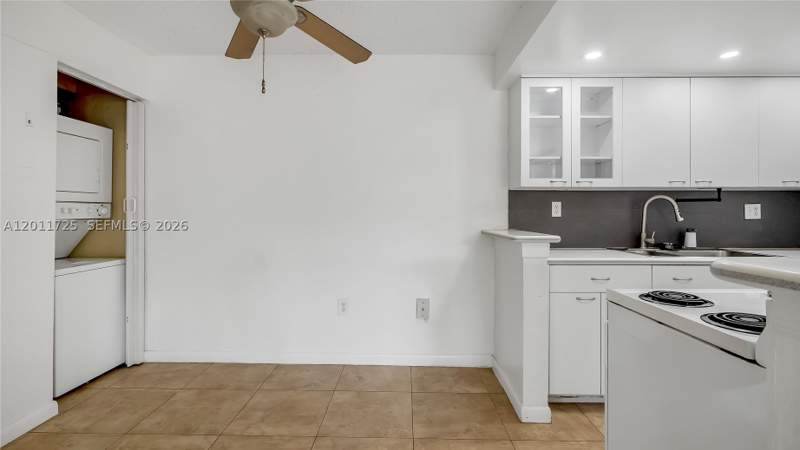 1 bedroom Condominium at 7200 Fairway Dr H12, Cypress Village Condo, Miami Lakes — photo 5
