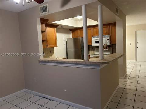 9411 SW 4th St 202, Miami FL - photo 15 of 27