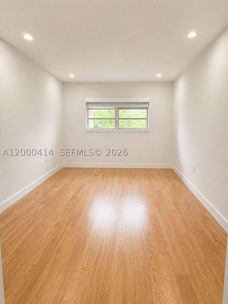 1 bedroom Condominium at 12105 NE 11th Pl 306, Biscayne Point Condo, North Miami — photo 2