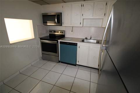 13499 Biscayne Blvd 404, North Miami FL - photo 6 of 7