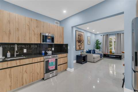 1569 Euclid Ave 7, Miami Beach FL - photo 11 of 35
