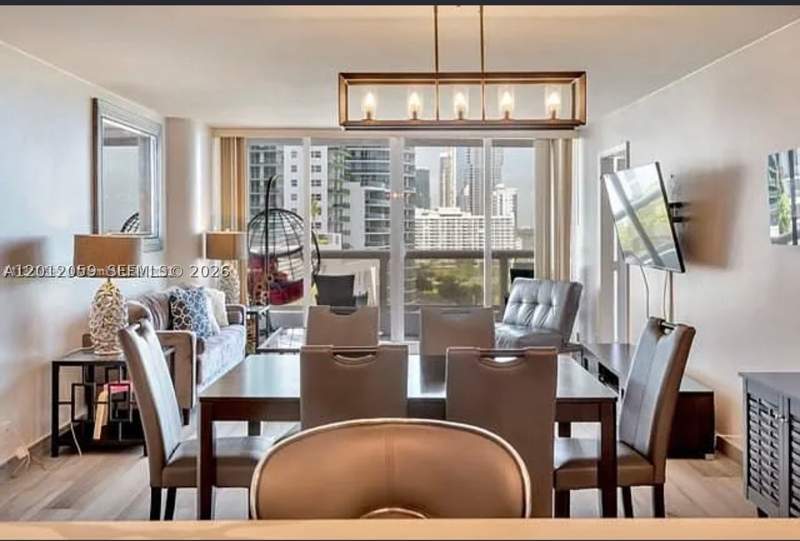 2 bedroom Condominium at 1717 N Bayshore Dr A1448, Venetia Condo, Miami — photo 5