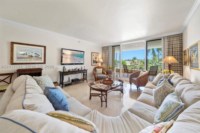 3 bedroom Condominium at 791 Crandon Blvd 404, OCEAN TOWER TWO CONDO, Key Biscayne — photo 1