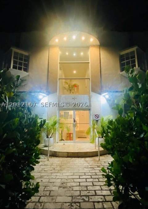 1526 Pennsylvania Ave 20, Miami Beach FL - photo 23 of 26