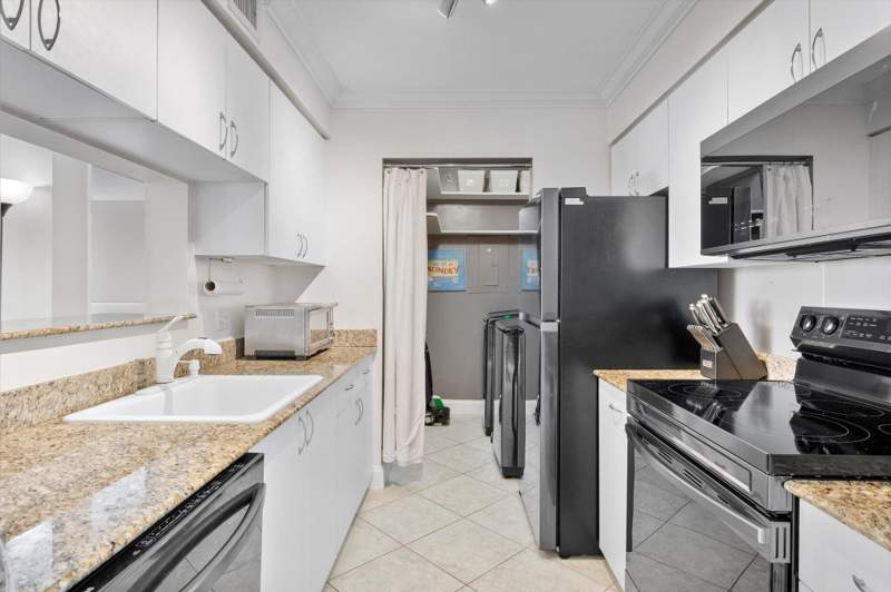 1 bedroom Condominium at 19601 E Country Club Drive 7505, The Yacht Club At Aventura, Aventura — photo 4
