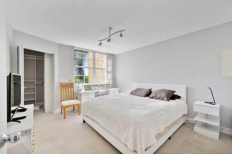 1 bedroom Condominium at 19601 E Country Club Drive 7505, The Yacht Club At Aventura, Aventura — photo 5
