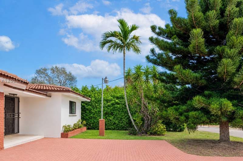 4 bedroom SingleFamilyResidence at 6385 SW 25th St, Coral Villas Rev, Miami — photo 3