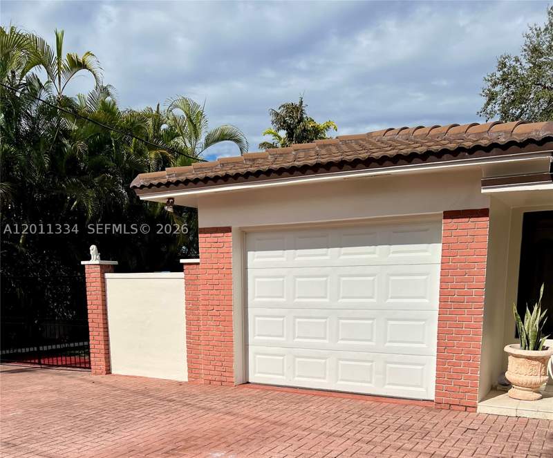 4 bedroom SingleFamilyResidence at 6385 SW 25th St, Coral Villas Rev, Miami — photo 4
