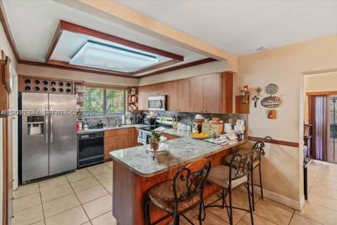 6385 SW 25th St, Miami FL - photo 6 of 28