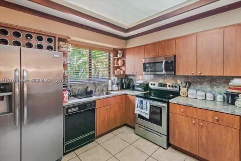 6385 SW 25th St, Miami FL - photo 7 of 28