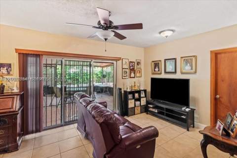6385 SW 25th St, Miami FL - photo 9 of 28