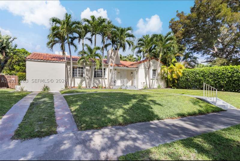 6 bedroom SingleFamilyResidence at 437 NE 107th St, E E Oliver Sub, Miami — photo 3