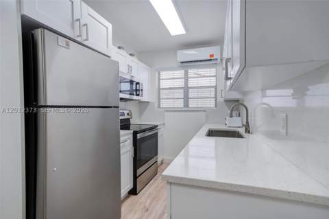 4015 Indian Creek Dr 106, Miami Beach FL - photo 9 of 29