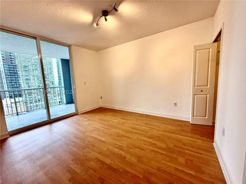 170 SE 14th St 2906, Miami FL - photo 13 of 33