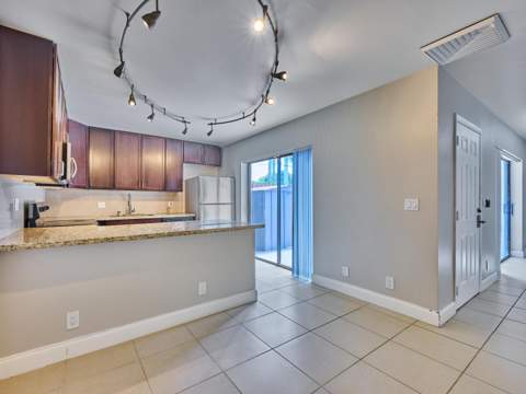 1540 Masters Circle 180, Delray Beach FL - photo 18 of 38