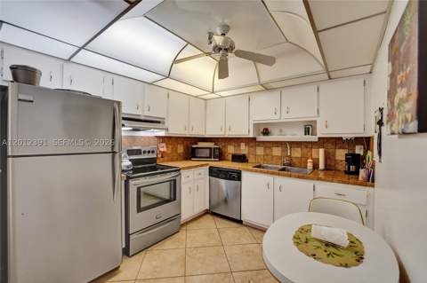 250 181st Dr 214, Sunny Isles Beach FL - photo 18 of 55