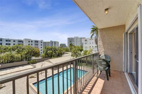 250 181st Dr 214, Sunny Isles Beach FL - photo 8 of 55