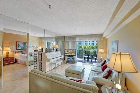 250 181st Dr 214, Sunny Isles Beach FL - photo 9 of 55
