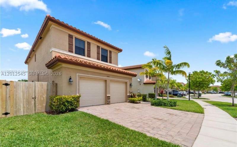 3 bedroom SingleFamilyResidence at 2401 NE 2nd Dr, Barbados At Oasis, Homestead — photo 3