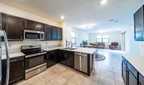 2401 NE 2nd Dr, Homestead FL - photo 6 of 14