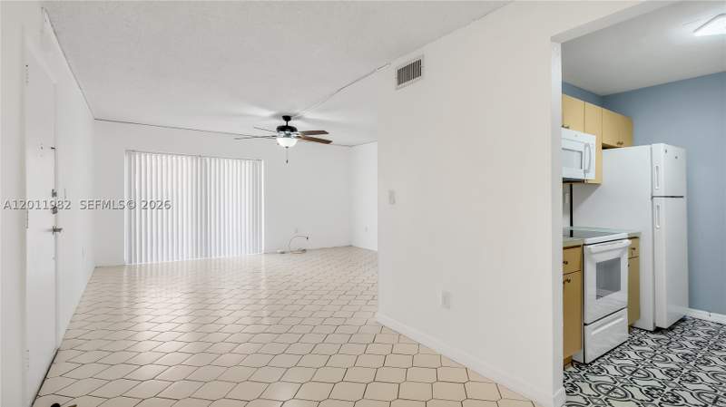 2 bedroom Condominium at 7231 Miami Lakes Dr C5, Cypress Village Condo, Miami Lakes — photo 3