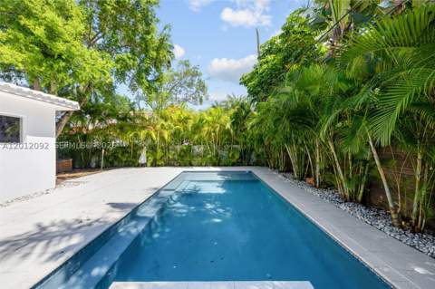 830 NE 72nd St, Miami FL - photo 15 of 19