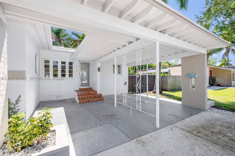 2 bedroom SingleFamilyResidence at 830 NE 72nd St, Washington Place, Miami — photo 2