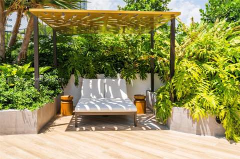 725 NE 24th St 301, Miami FL - photo 11 of 42