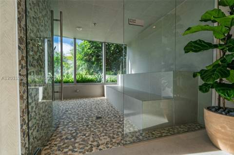 725 NE 24th St 301, Miami FL - photo 14 of 42