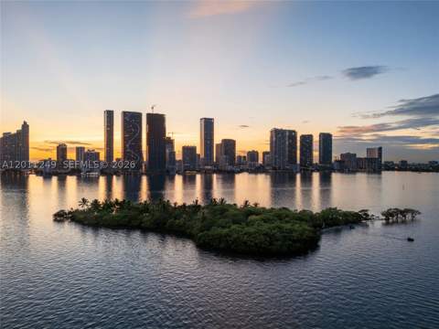 725 NE 24th St 301, Miami FL - photo 9 of 42