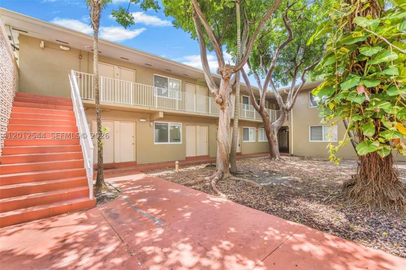 1 bedroom Condominium at 6330 SW 79th St 2, The Oaks At South Miami C, South Miami — photo 4