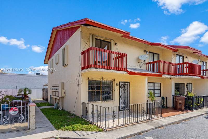 2 bedroom Condominium at 2331 W 66th Pl 201, Westland Village Condo IV, Hialeah — photo 2