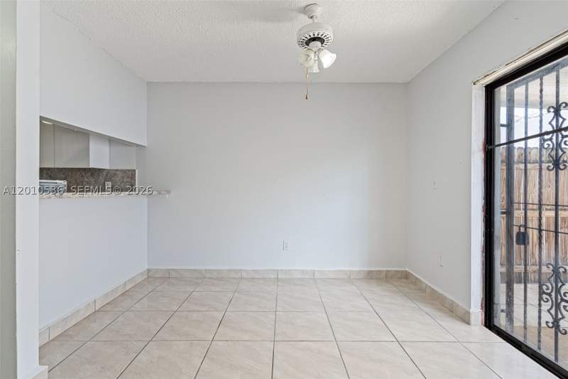 2 bedroom Condominium at 2331 W 66th Pl 201, Westland Village Condo IV, Hialeah — photo 4