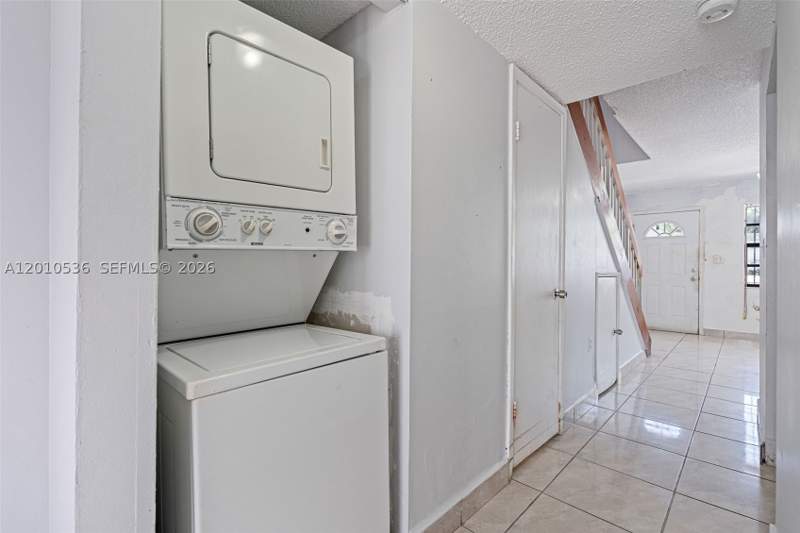 2 bedroom Condominium at 2331 W 66th Pl 201, Westland Village Condo IV, Hialeah — photo 5