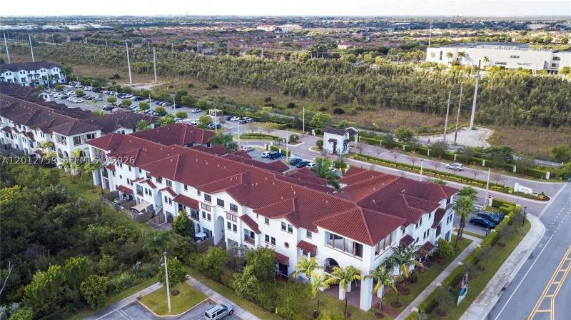 2 bedroom Condominium at 10620 NW 88th St 205, Adagio At Central Park Co, Doral — photo 2